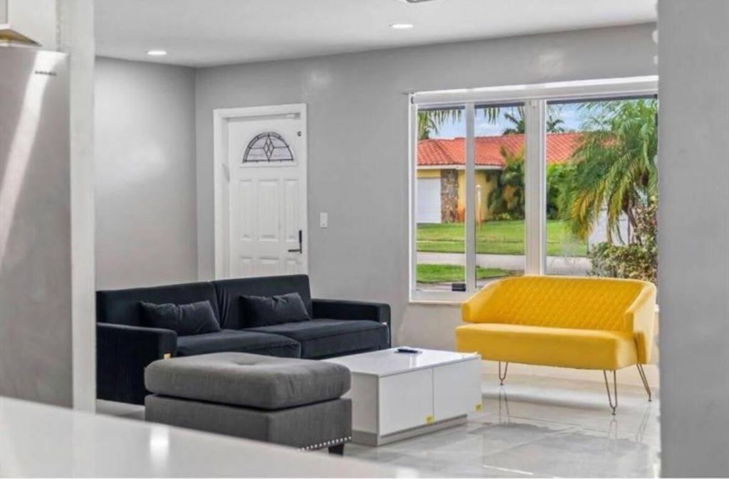 4811 Hayes Street, Hollywood, FL 33021 Photo
