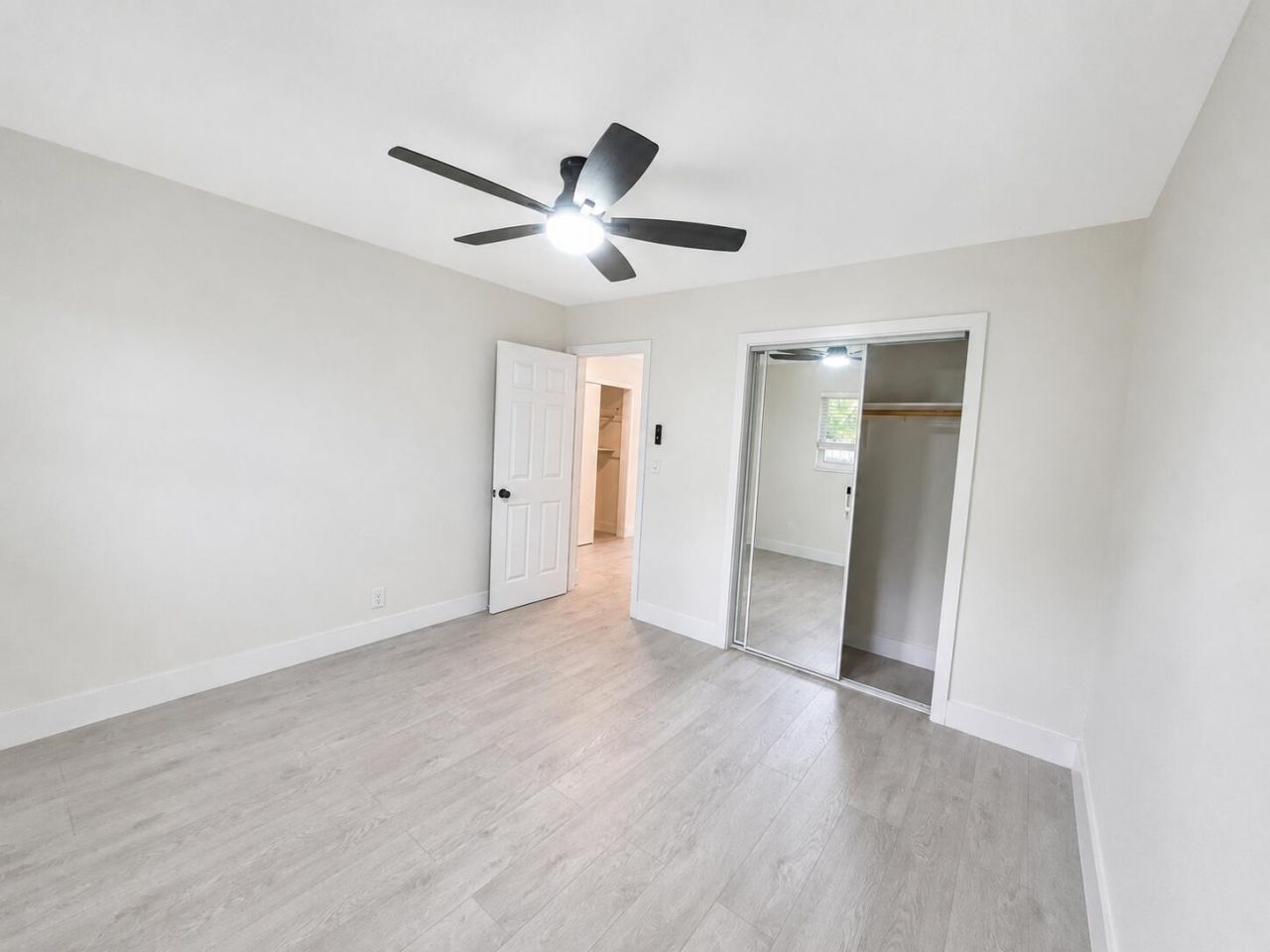 1129 NE 5th Terrace, Unit 4, Fort Lauderdale, FL 33304 Photo