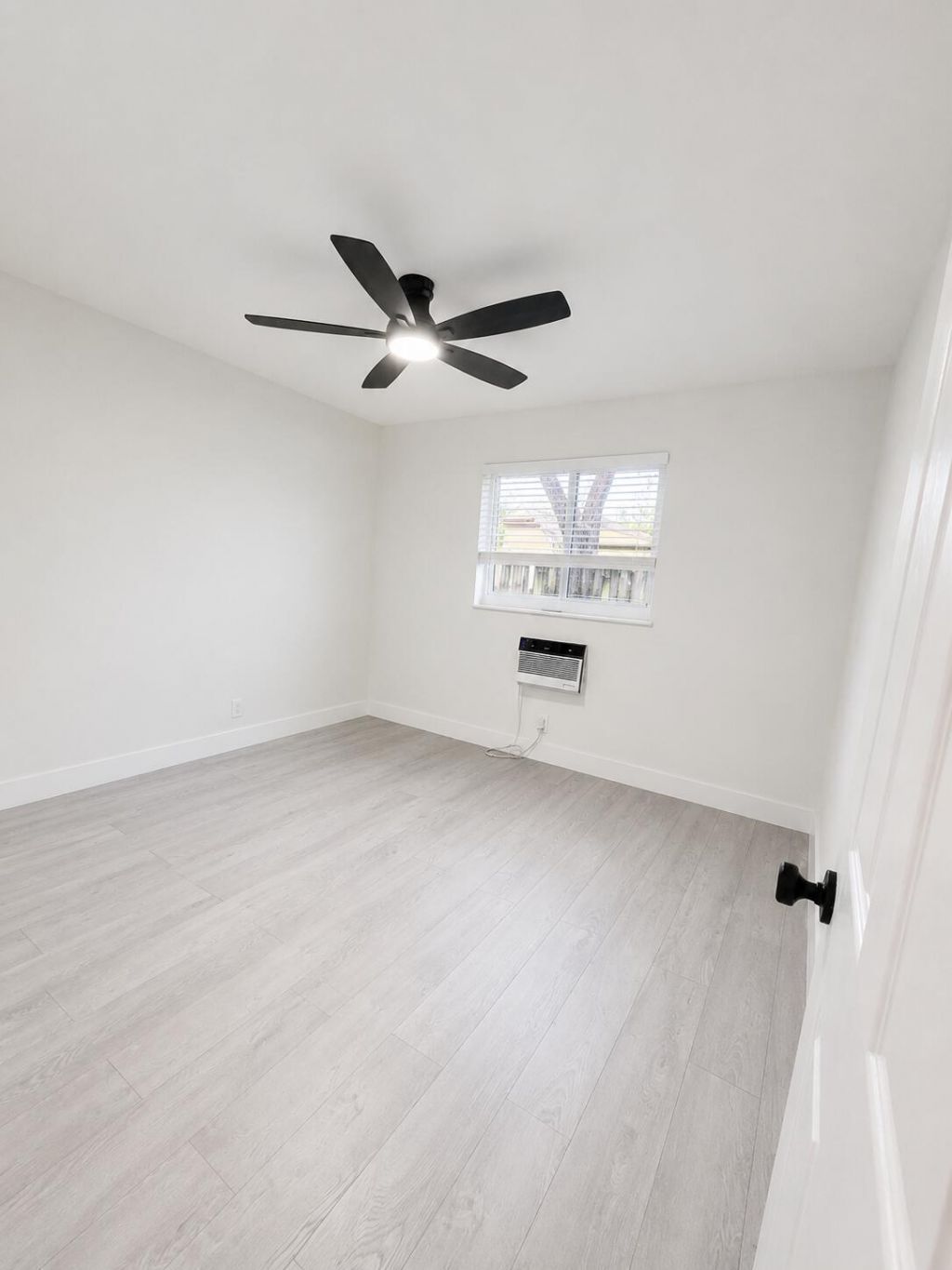 1129 NE 5th Terrace, Unit 4, Fort Lauderdale, FL 33304 Photo