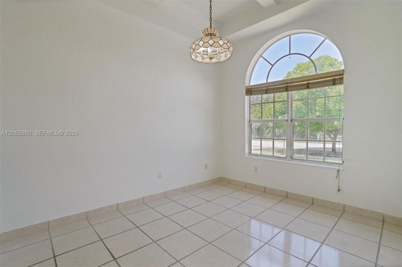 25 Ludlam Dr, Miami Springs, FL 33166 Photo