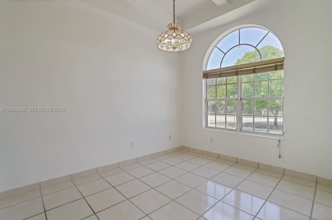 25 Ludlam Dr, Miami Springs, FL 33166 Photo