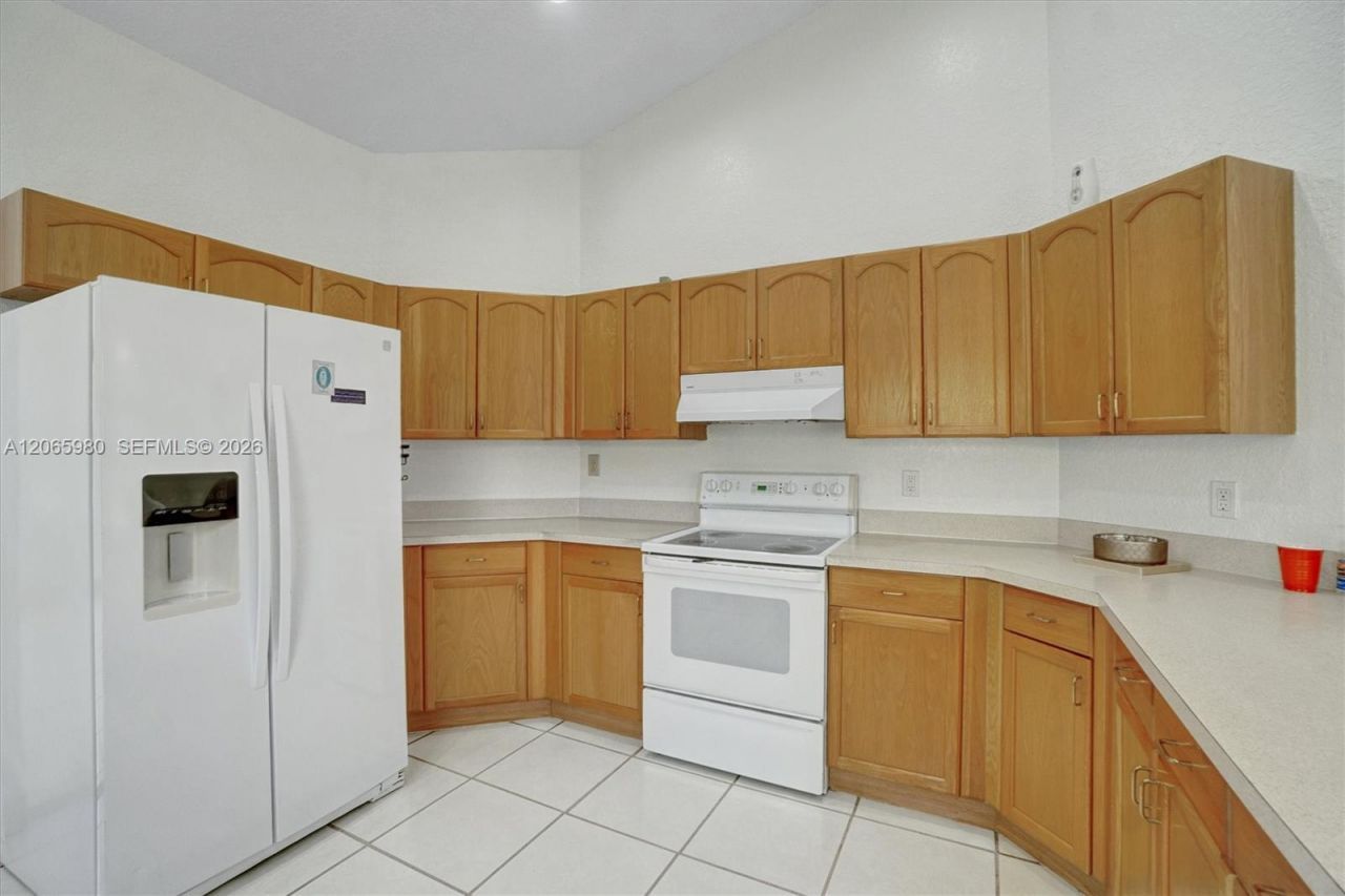 25 Ludlam Dr, Miami Springs, FL 33166 Photo