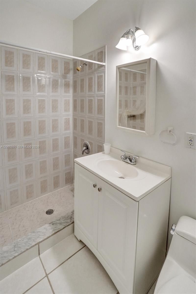 25 Ludlam Dr, Miami Springs, FL 33166 Photo
