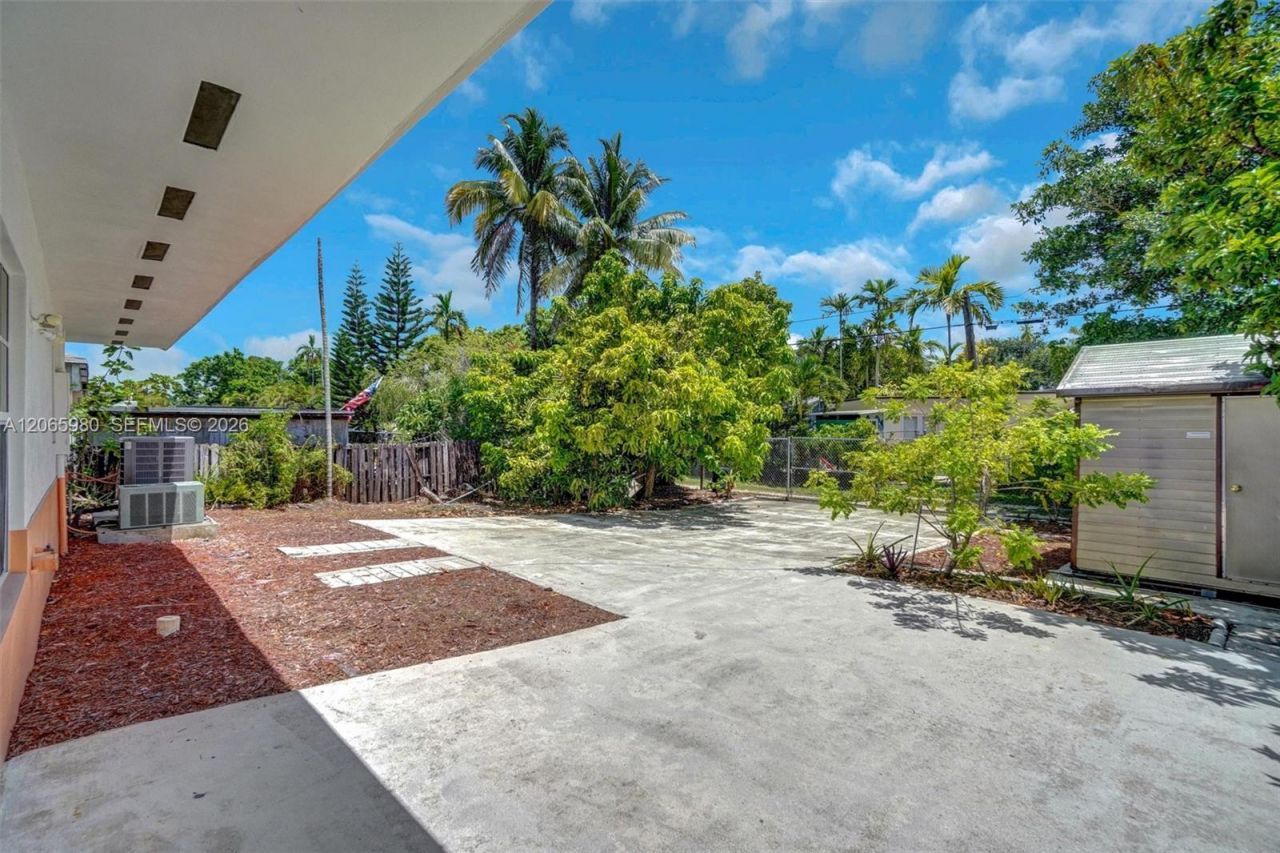 25 Ludlam Dr, Miami Springs, FL 33166 Photo