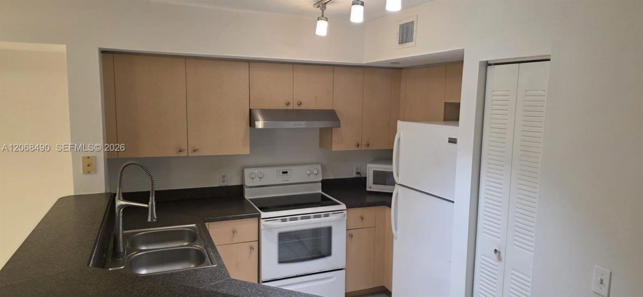 4171 San Marino Blvd, Unit 101, West Palm Beach, FL 33409 Photo