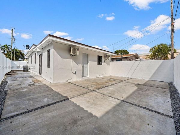 921 NW 22nd Ct , Unit 2, Miami, FL 33125