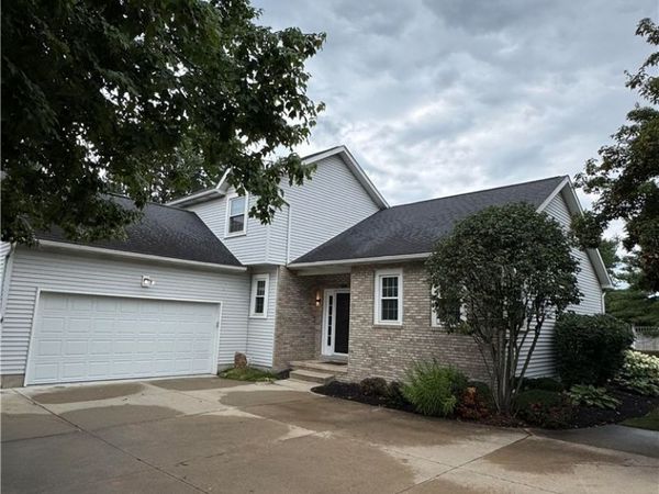 5479 Cable Point Circle NW, Canton, OH 44718