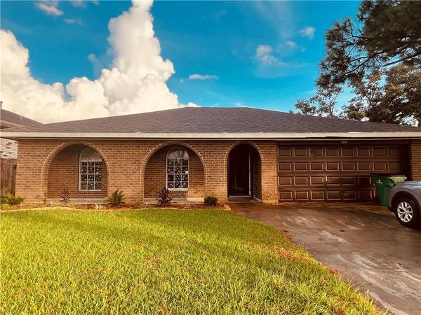 2209 HAMPTON Drive , Harvey, LA 70058