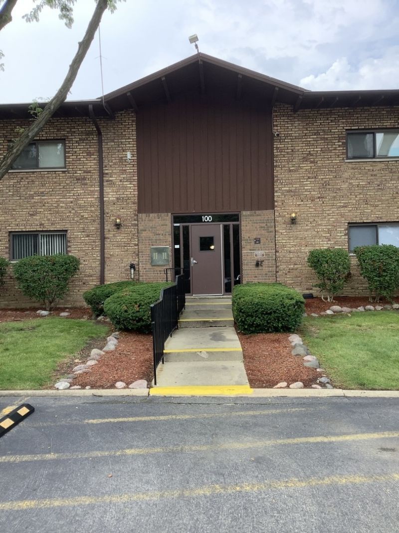 100 Willow Lane, Unit B216, Willow Springs, IL 60480 Main Photo