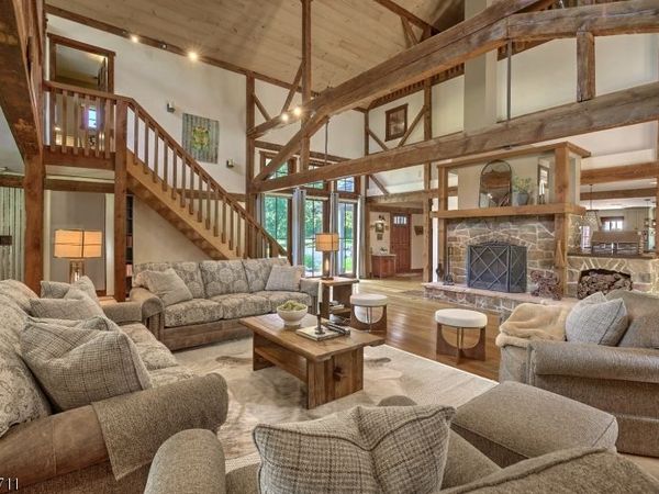312 Old Farm Rd, Lebanon, NJ 08826