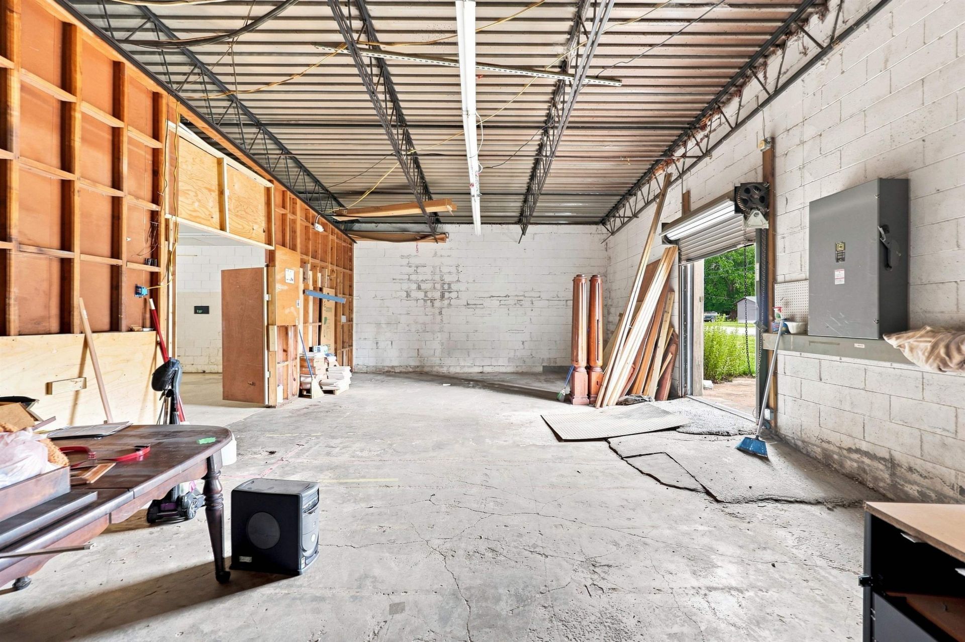 208 W Broadway St. Photo 12