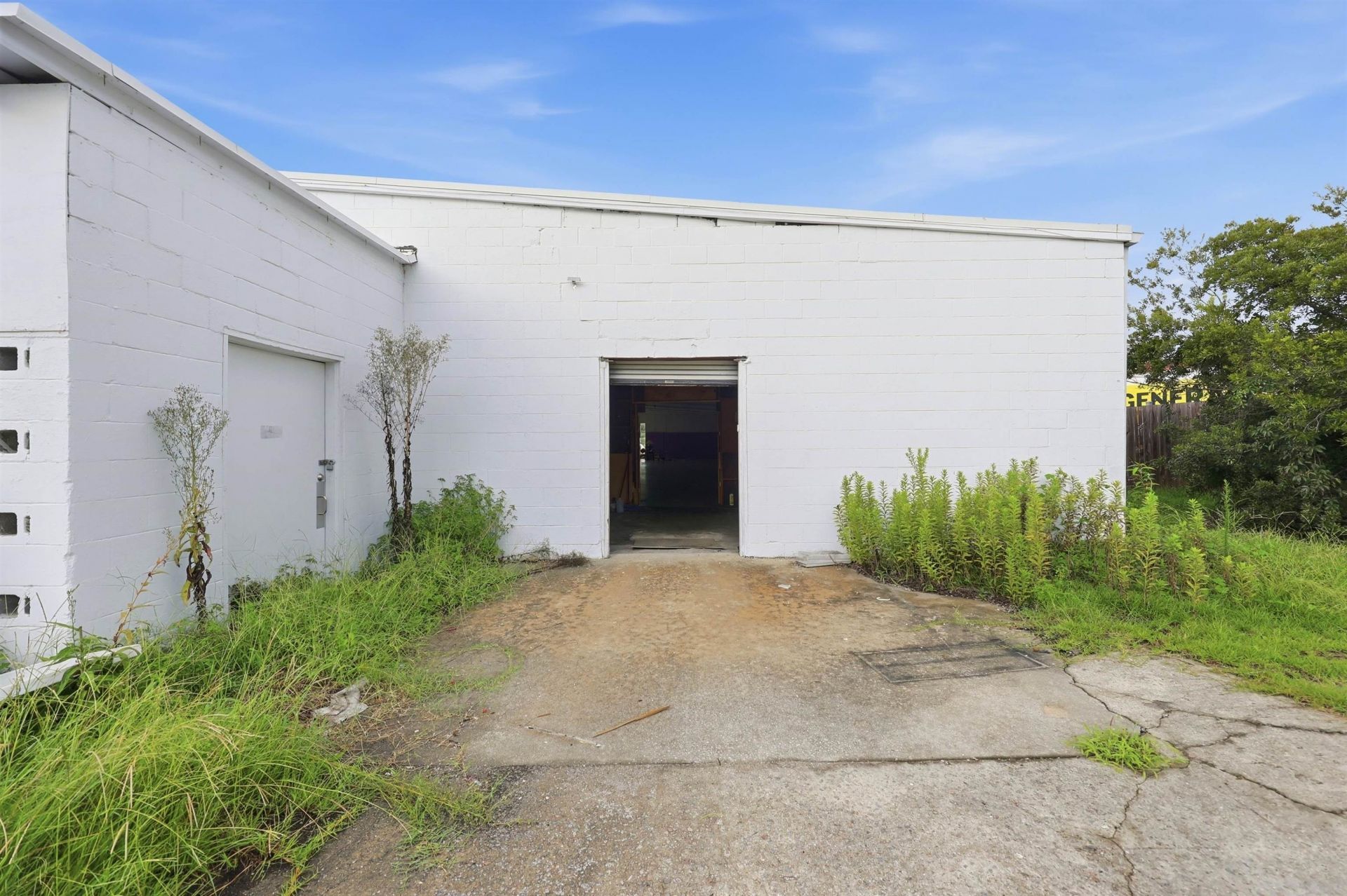 208 W Broadway St. Photo 13