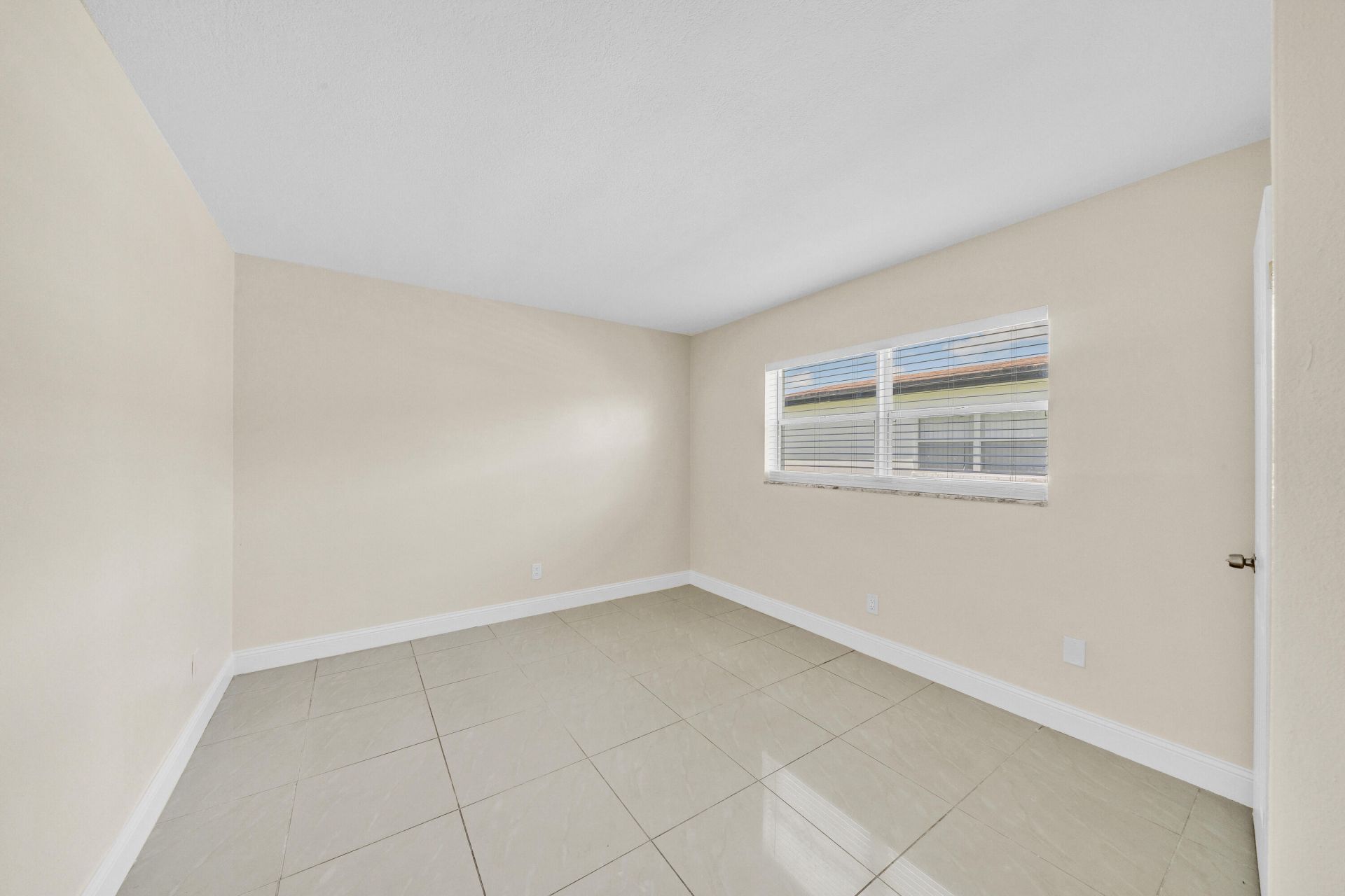 4921 NW 39th Street, Lauderdale Lakes, FL 33319 Photo