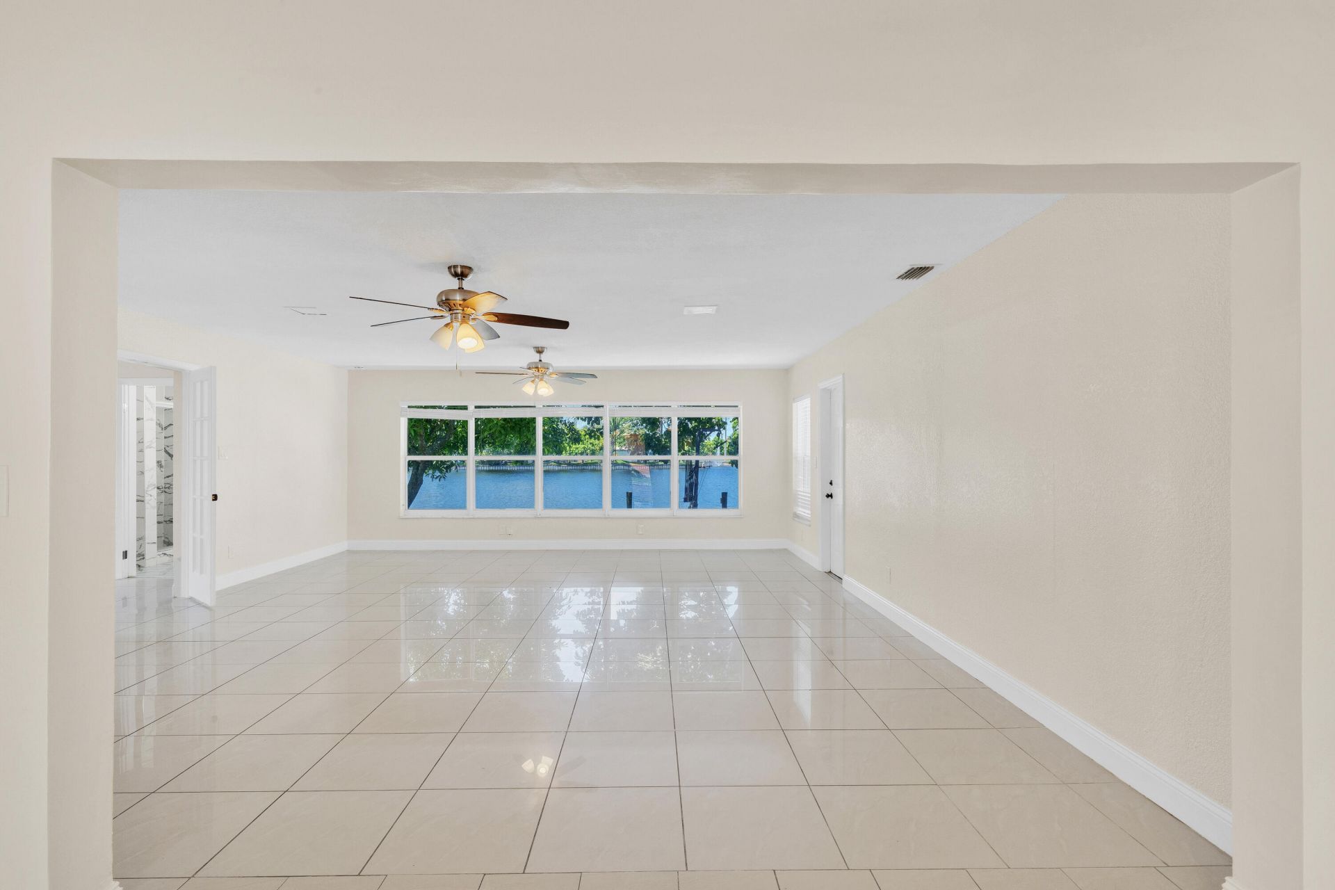 4921 NW 39th Street, Lauderdale Lakes, FL 33319 Photo