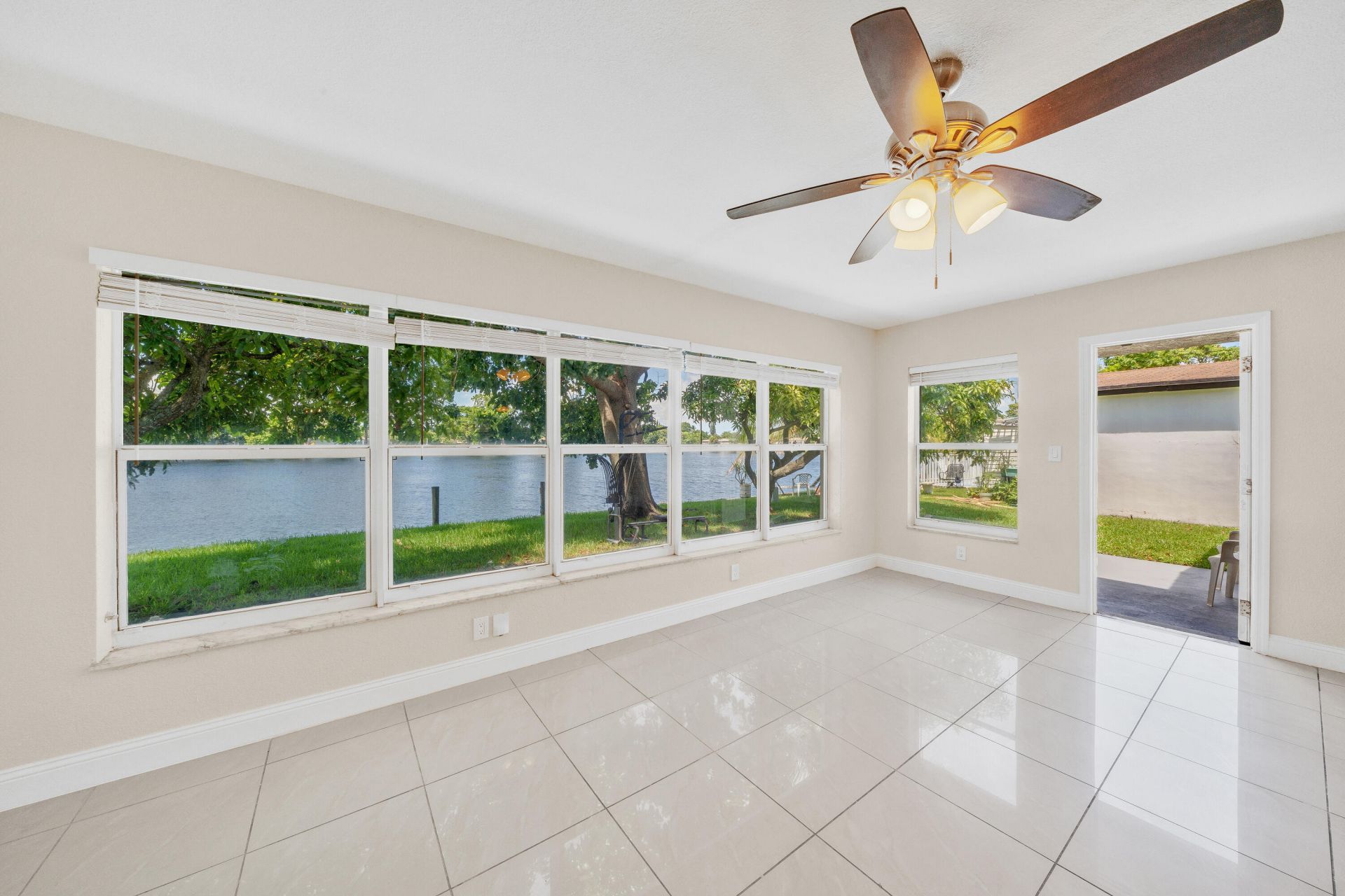 4921 NW 39th Street, Lauderdale Lakes, FL 33319 Photo