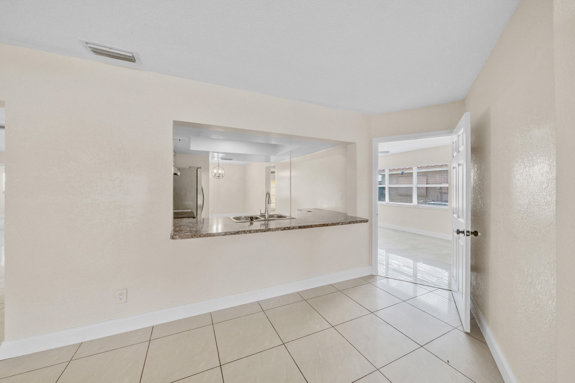 4921 NW 39th Street, Lauderdale Lakes, FL 33319 Photo