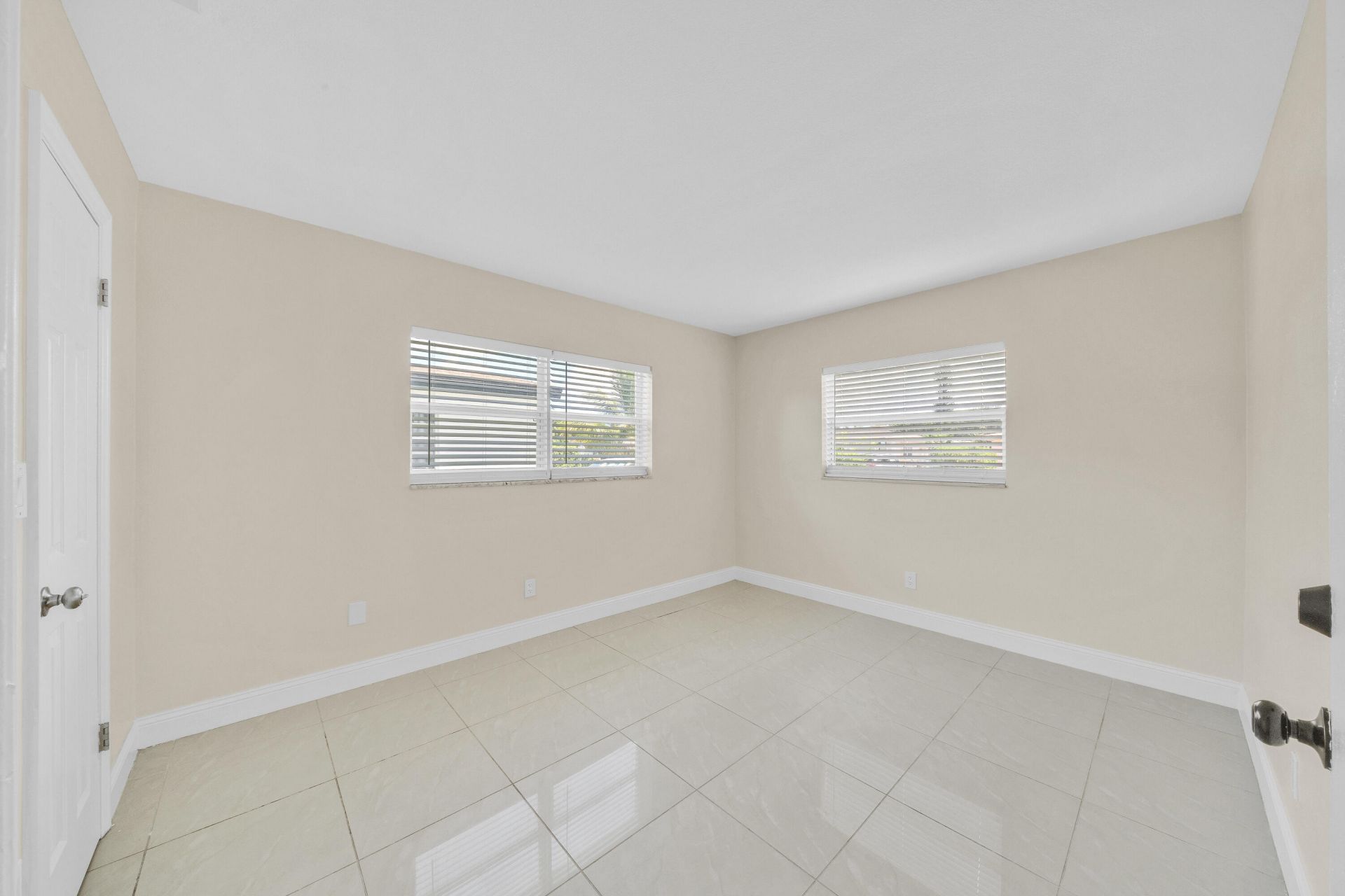 4921 NW 39th Street, Lauderdale Lakes, FL 33319 Photo