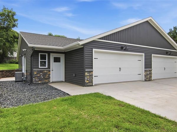1323 Carpenter Avenue, Eau Claire, WI 54703