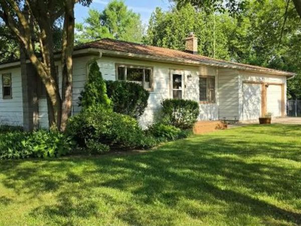 9175 Bernice Drive, Hamburg Township, Mi 48169