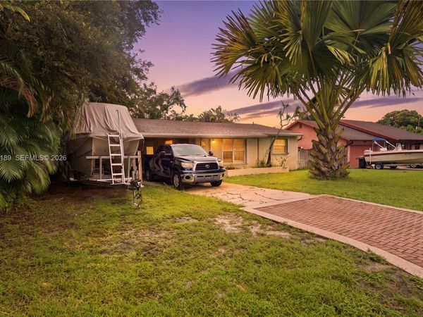 5190 SW 28th Ter , Dania Beach, FL 33312