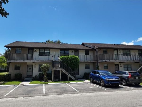 5257 Treetops DR , Unit X202, NAPLES, FL 34113