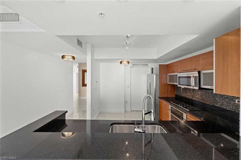 3000 Oasis Grand Blvd, Unit 1603, Fort Myers, FL 33916 Photo