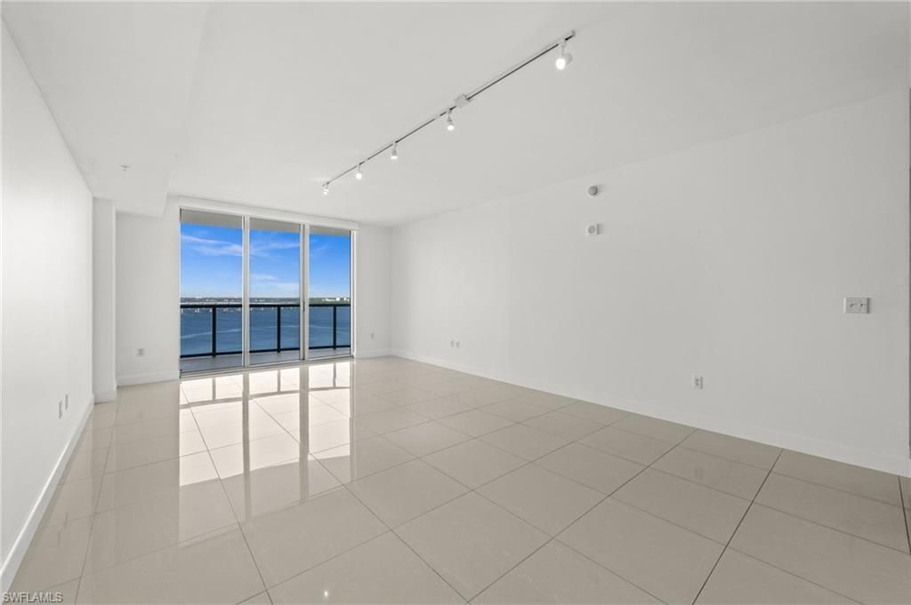 3000 Oasis Grand Blvd, Unit 1603, Fort Myers, FL 33916 Photo