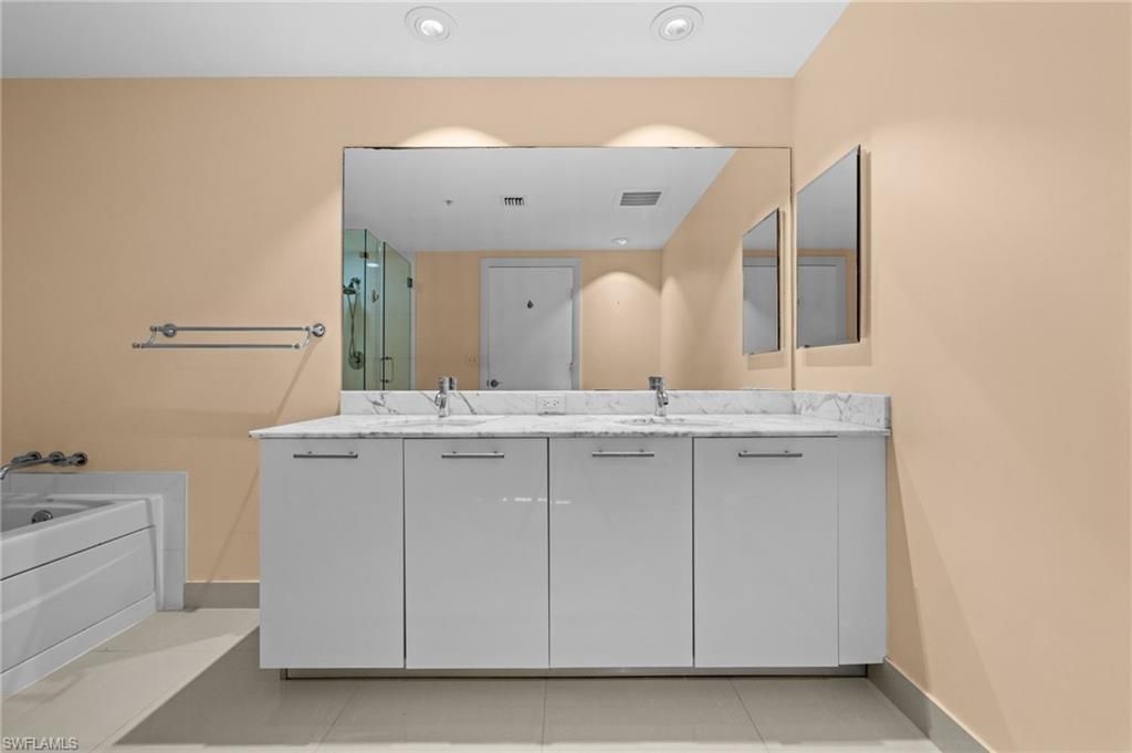 3000 Oasis Grand Blvd, Unit 1603, Fort Myers, FL 33916 Photo