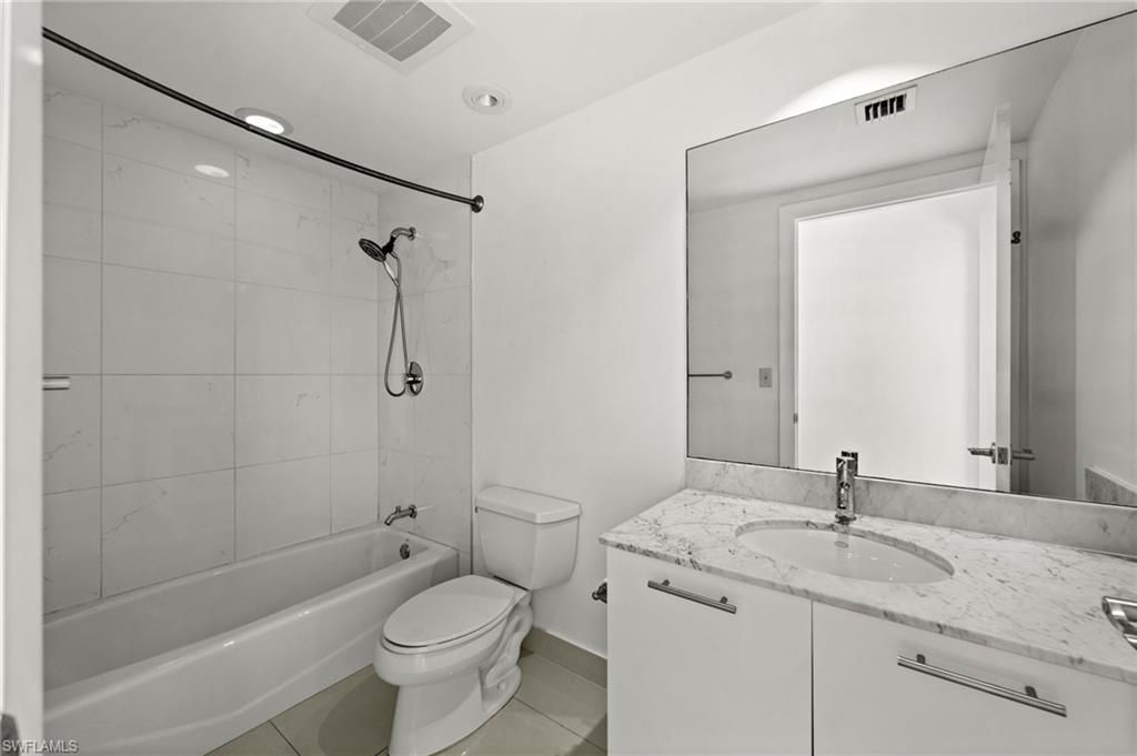 3000 Oasis Grand Blvd, Unit 1603, Fort Myers, FL 33916 Photo