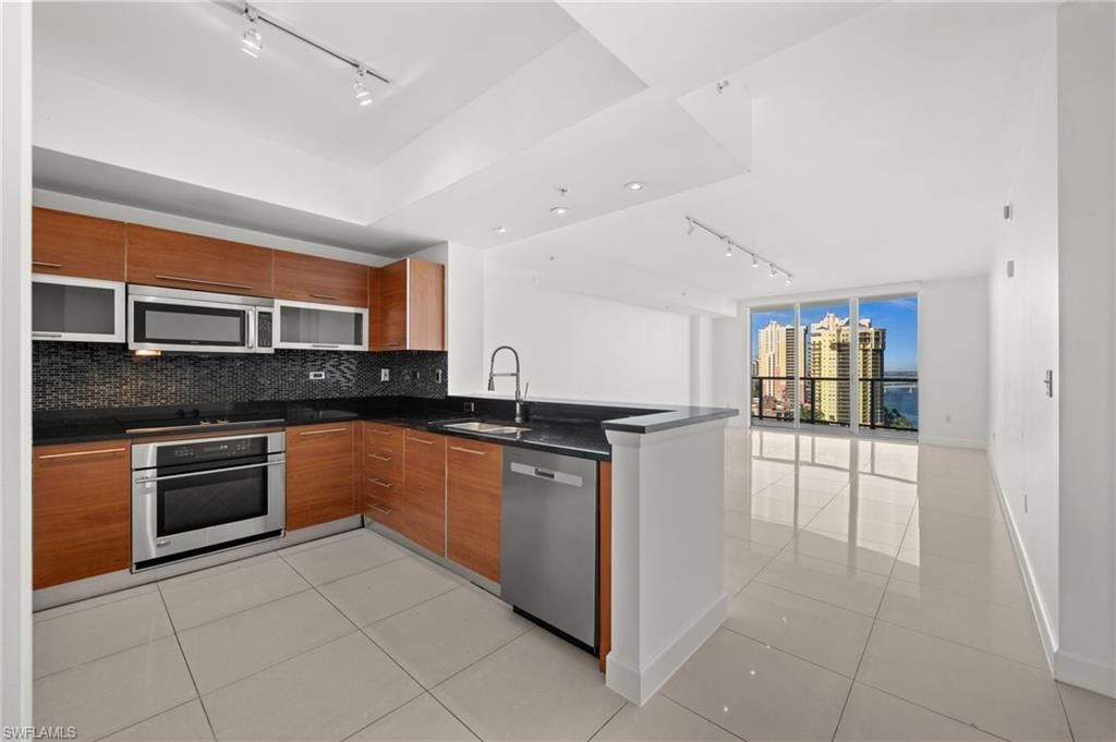 3000 Oasis Grand Blvd, Unit 1603, Fort Myers, FL 33916 Photo