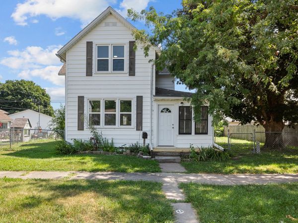 2223 N 6TH Street , Clinton, IA 52732
