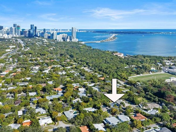 218 S Shore Dr S , Miami, FL 33133