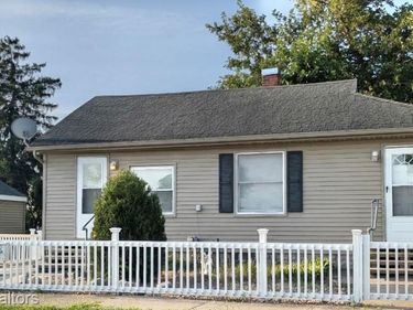 913 Boston Avenue, Waterford Township, Mi 48328