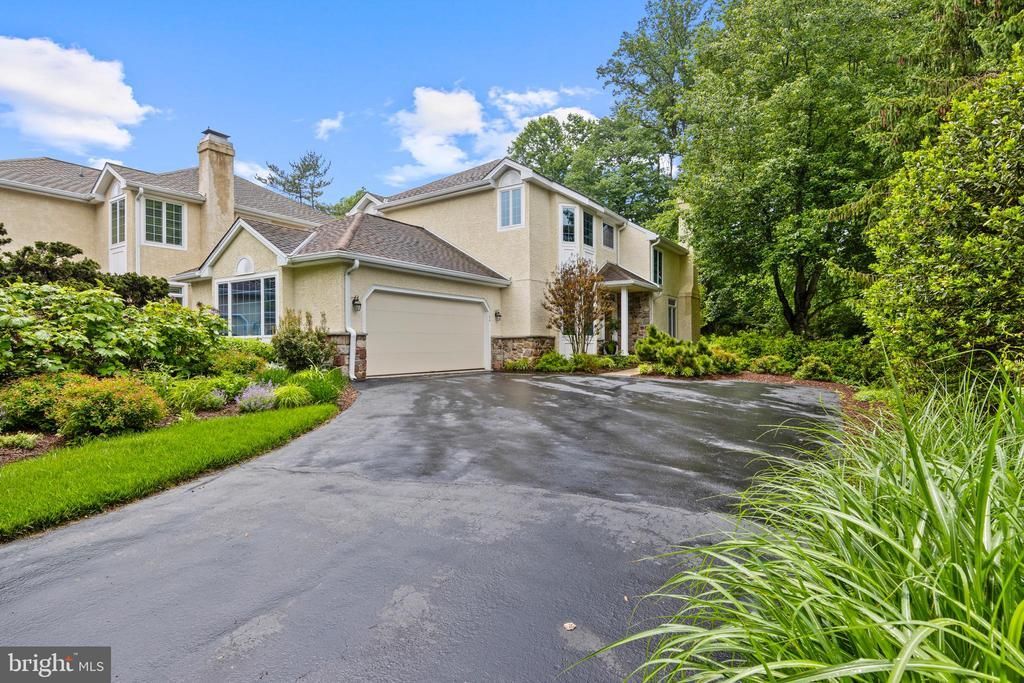 124 PIQUA CIRCLE , BERWYN, PA 19312