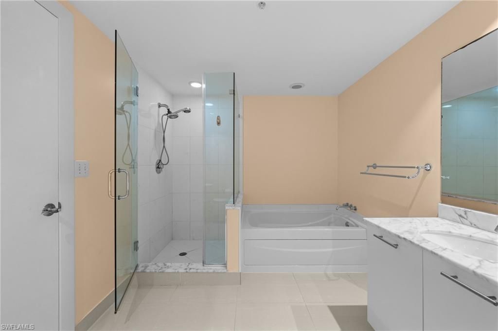 3000 Oasis Grand Blvd, Unit 1603, Fort Myers, FL 33916 Photo