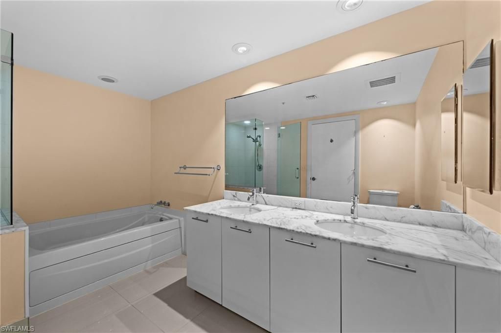 3000 Oasis Grand Blvd, Unit 1603, Fort Myers, FL 33916 Photo