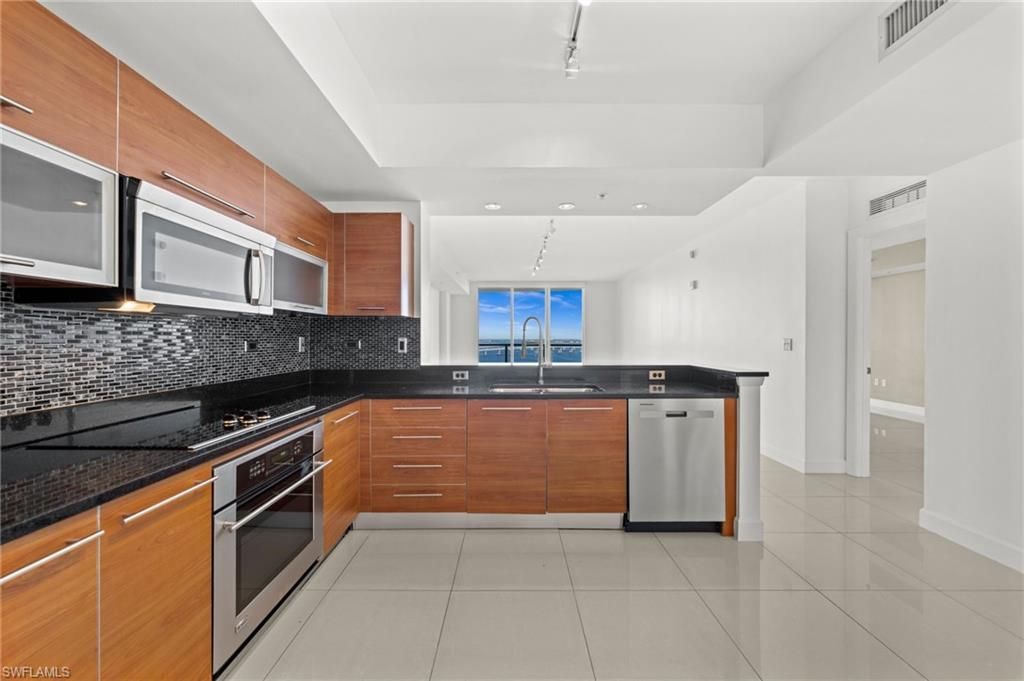 3000 Oasis Grand Blvd, Unit 1603, Fort Myers, FL 33916 Photo