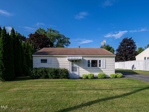 31 Riverview Drive, Niskayuna, NY 12309