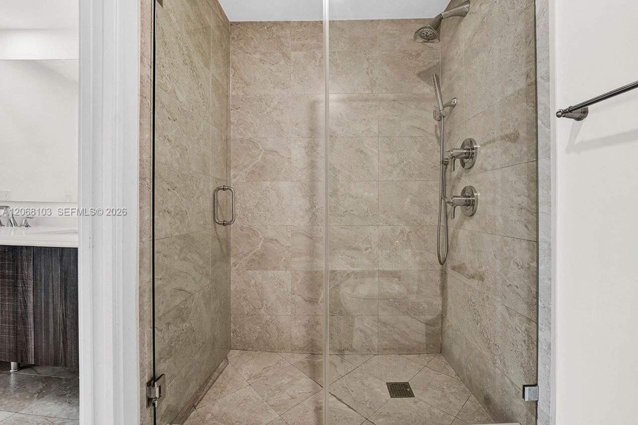 488 NE 18th St, Unit 3105, Miami, FL 33132 Photo