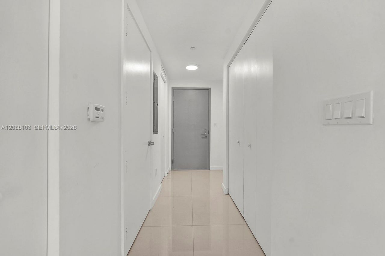 488 NE 18th St, Unit 3105, Miami, FL 33132 Photo