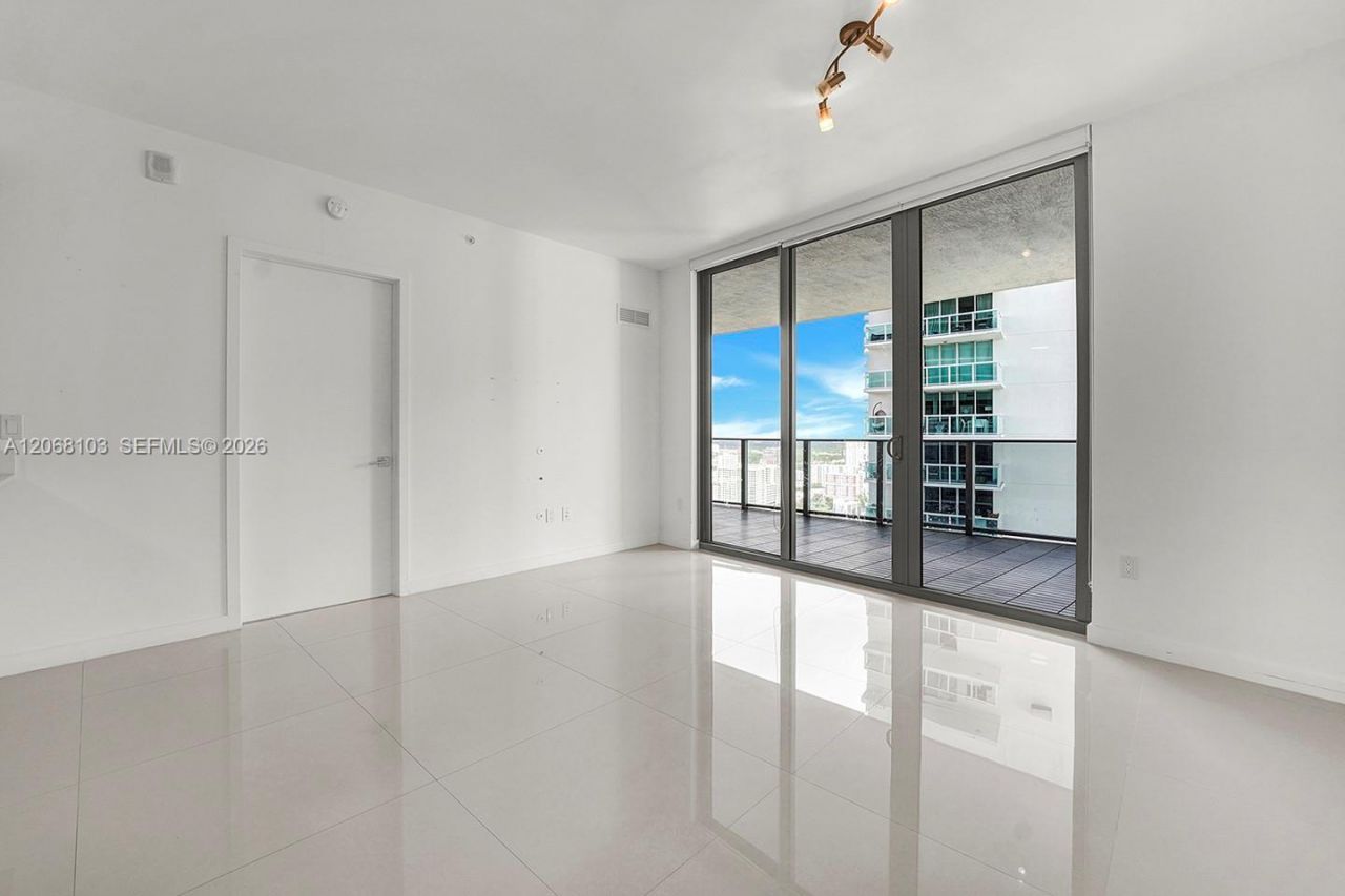 488 NE 18th St, Unit 3105, Miami, FL 33132 Photo
