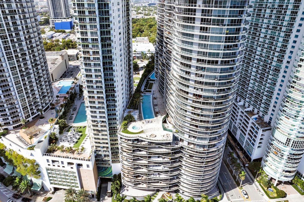 488 NE 18th St, Unit 3105, Miami, FL 33132 Photo