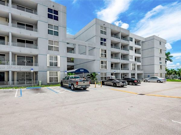8201 NW 8th St , Unit 1-204, Miami, FL 33126