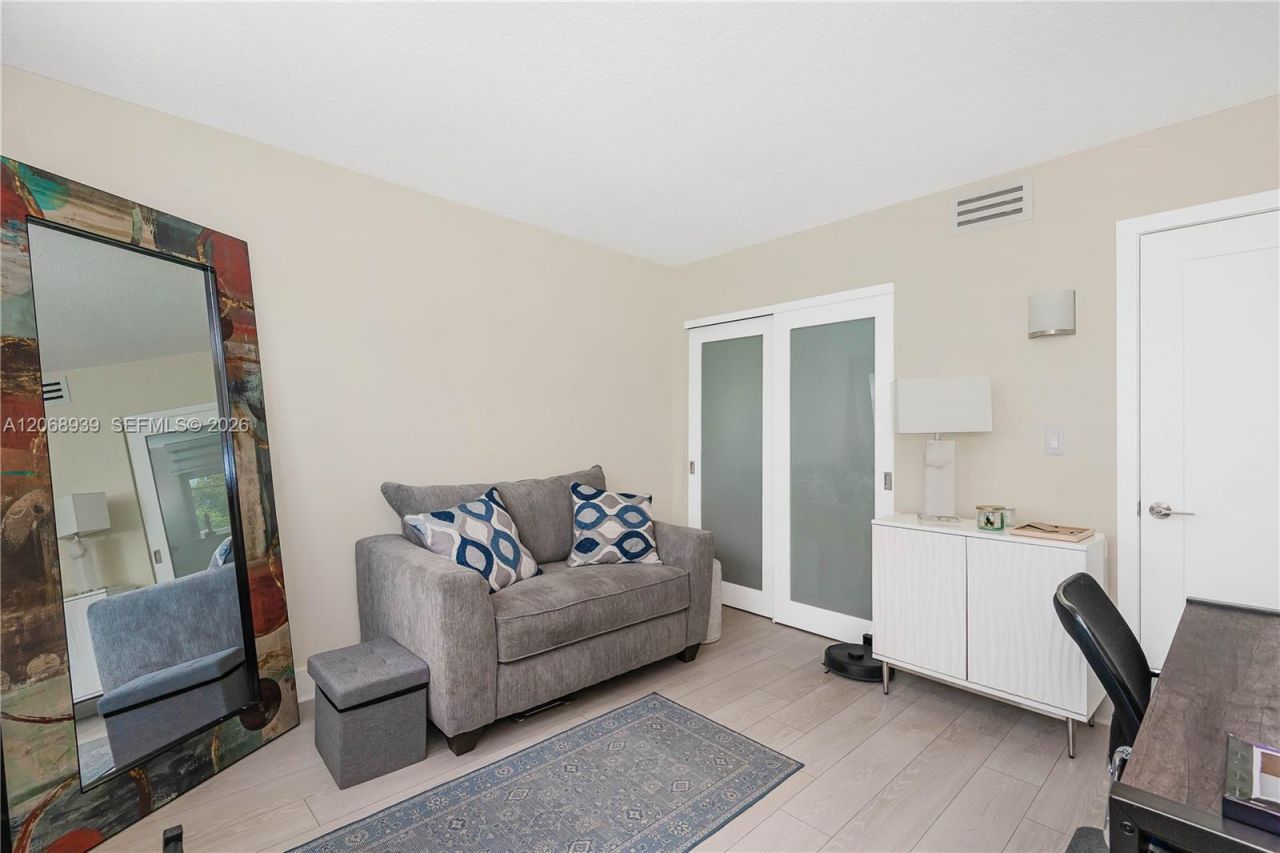 8201 NW 8th St, Unit 1-204, Miami, FL 33126 Photo