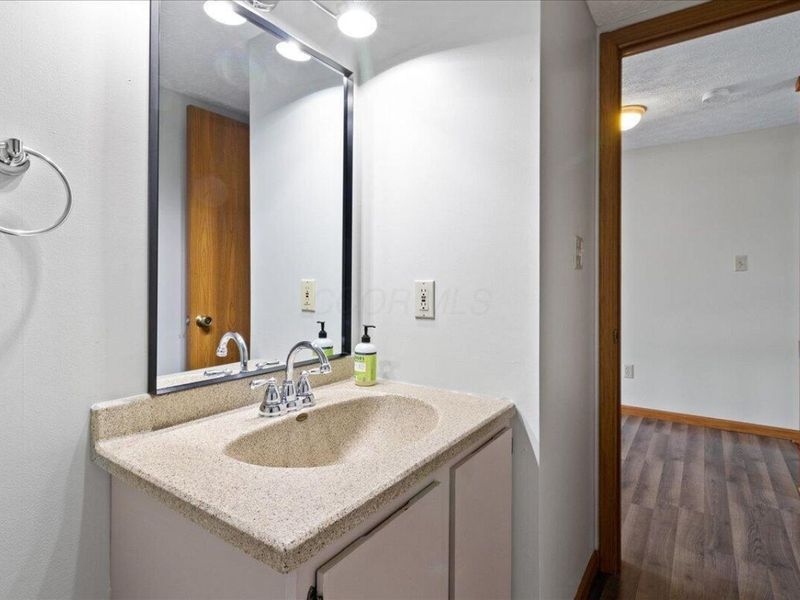 921 Noddymill Lane E, Unit 35E, Columbus, OH 43085 Photo 10