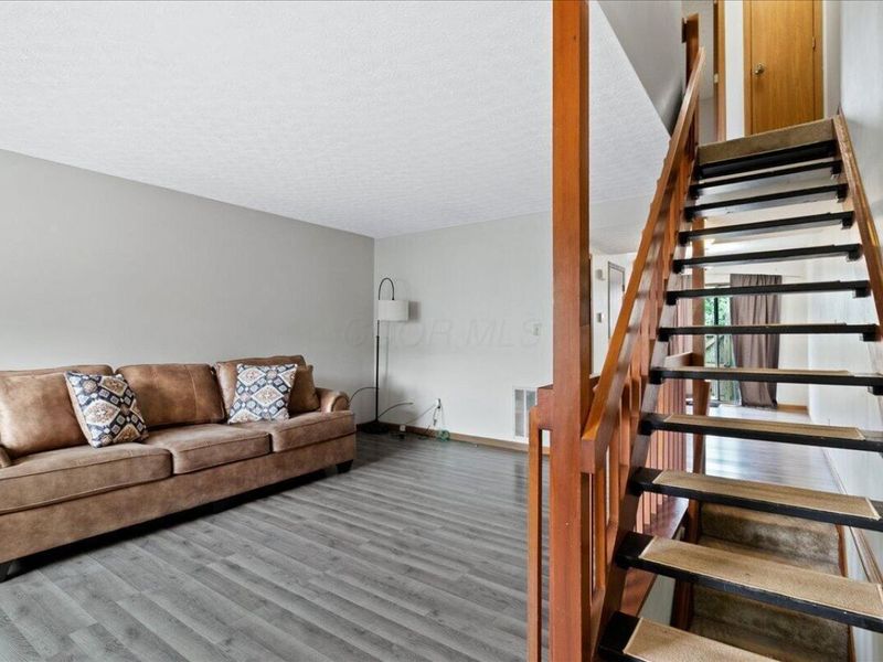 921 Noddymill Lane E, Unit 35E, Columbus, OH 43085 Photo 4