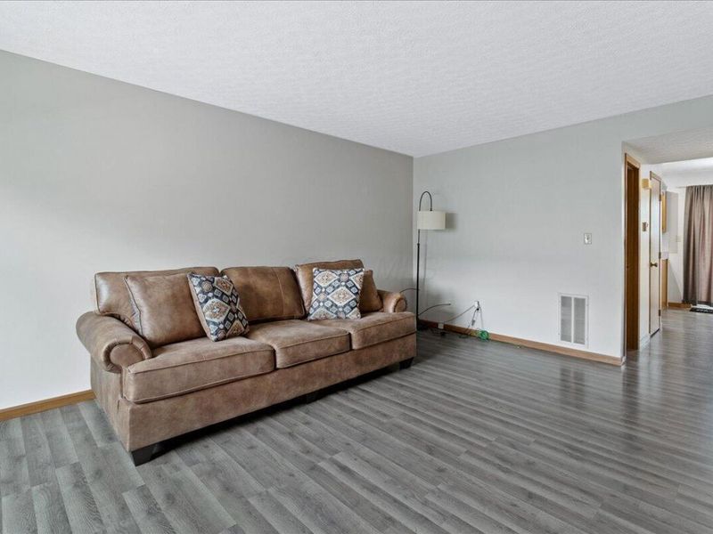 921 Noddymill Lane E, Unit 35E, Columbus, OH 43085 Photo 6