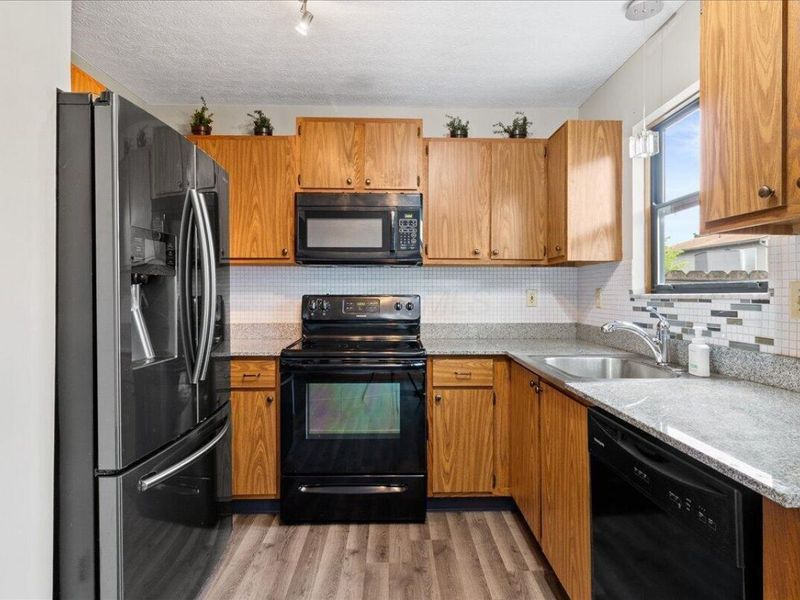 921 Noddymill Lane E, Unit 35E, Columbus, OH 43085 Photo 8