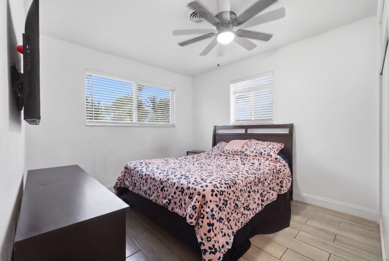 309 SW 7th Court, Hallandale Beach, FL 33009 Photo
