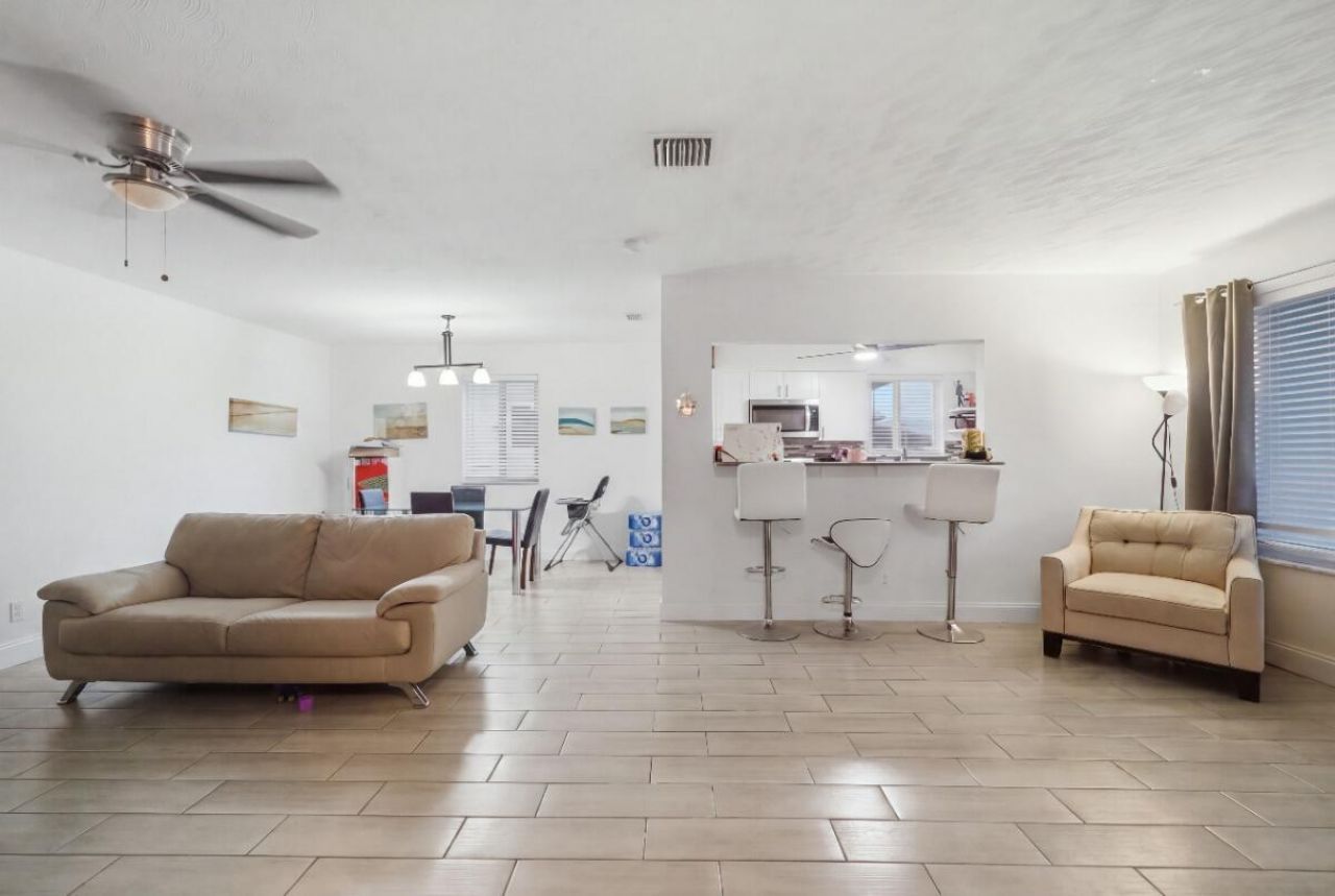 309 SW 7th Court, Hallandale Beach, FL 33009 Photo